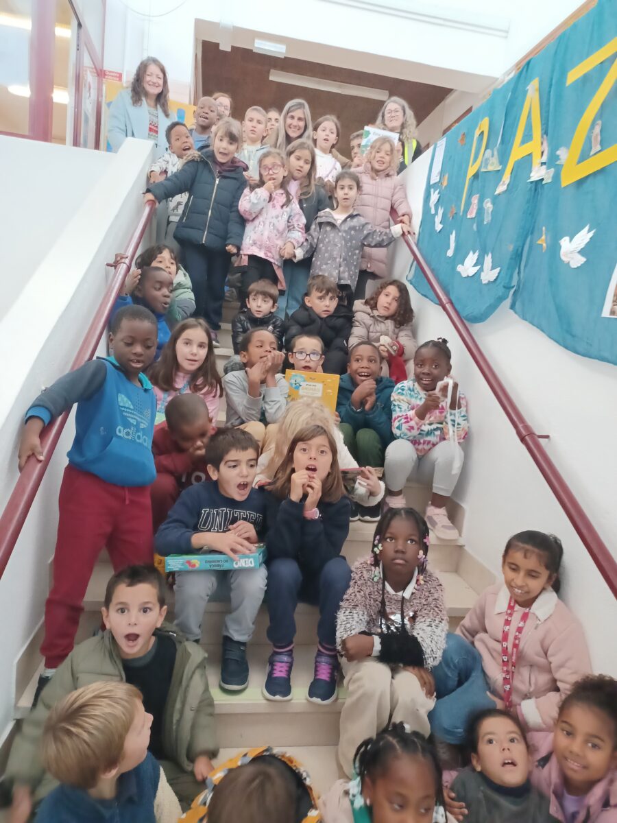 Read more about the article Visita à Biblioteca Escolar – Um Momento de Magia e Leitura