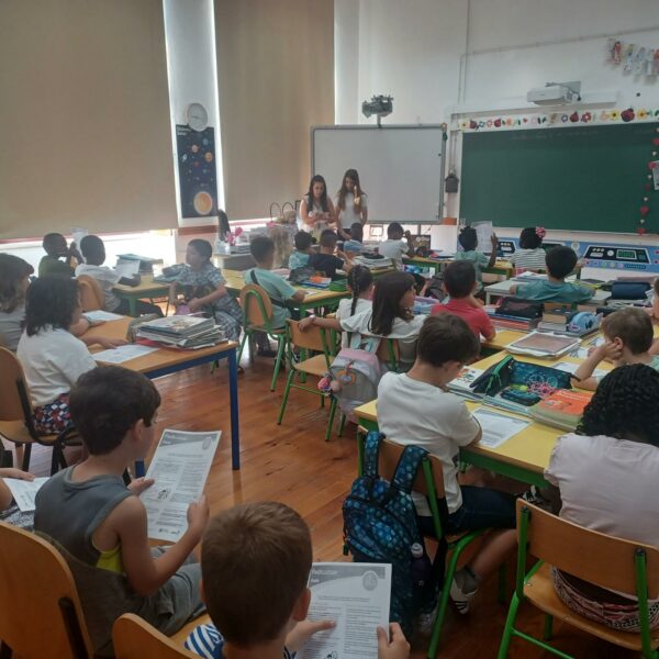 Read more about the article “Aprender em comunidade: sessão sobre pediculose” 